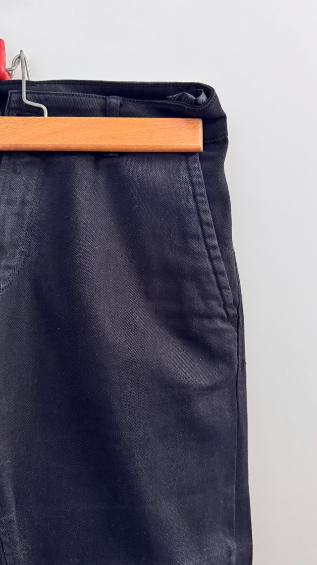 Pantalón negro Zara