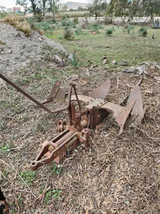 Vertedera volteadora de arado