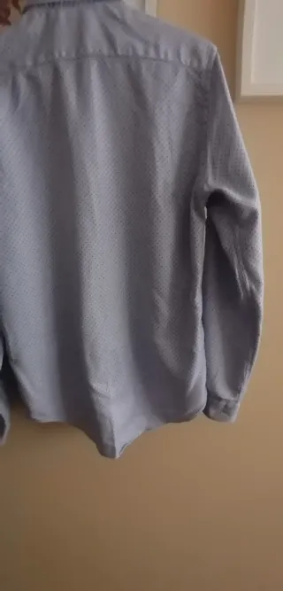 Camisa de vestir azul con microestampado