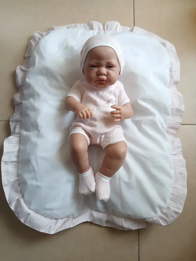 Muñeca bebé 'Antonio Juan' vestidos y accesorios