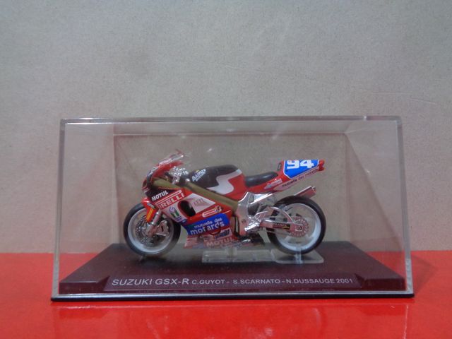 SUZUKI GSX-R – C. GUYOT-S.SCARNATO-N.DUSSAUGE 2001