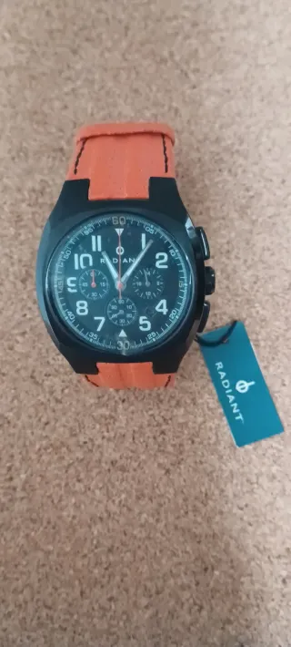 Reloj Radiant Negro y Naranja