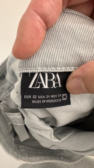 Pantalón vaquero gris claro Zara