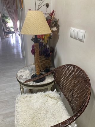 Lámpara de mesa ratán y hierro