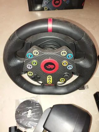 Volante simulador de juegos con pedales