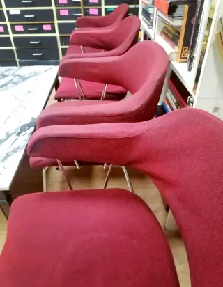 OFERTA 4 sillas MID CENTURY rojas