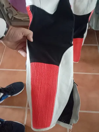 Mono de cuero de 1 pieza hombre TALLA L. en blanco