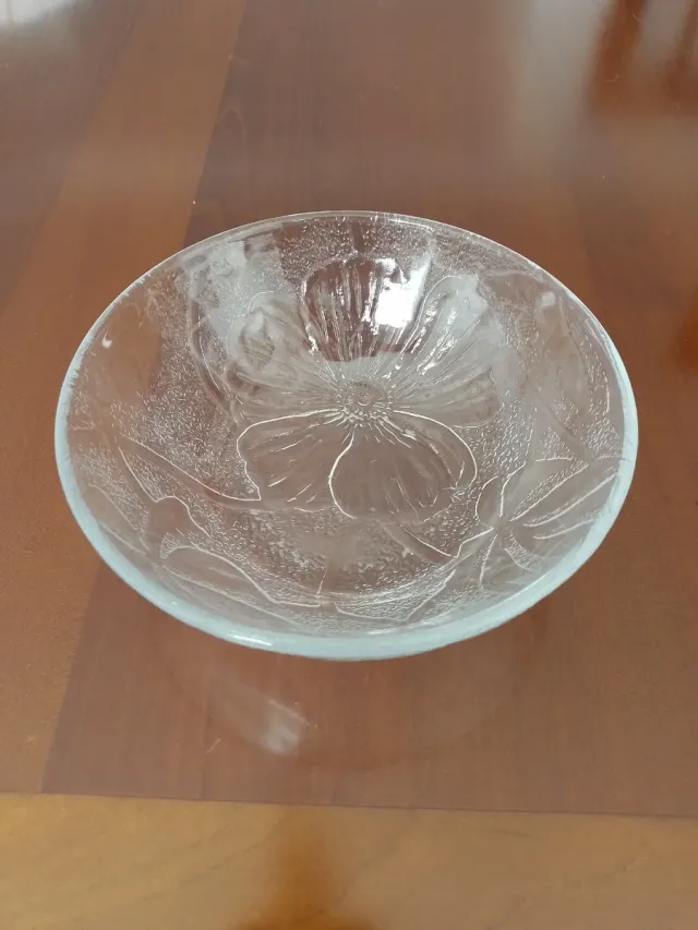 Cuenco de cristal tallado