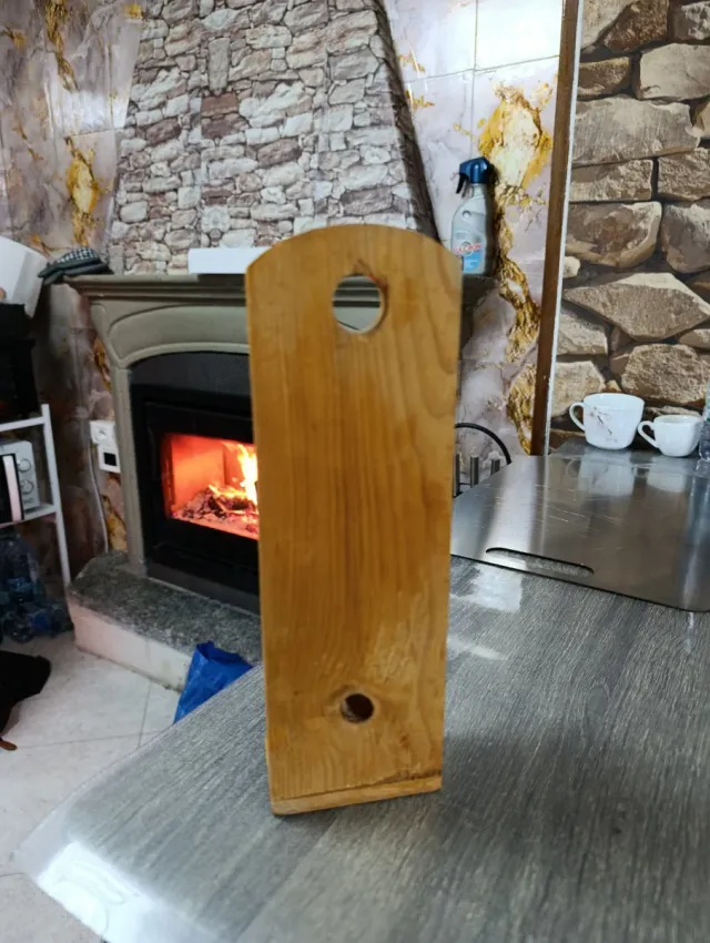 Portaoggetti da parete in legno decorato