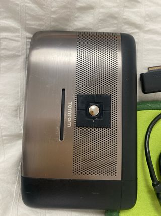 GPS TomTom LIVE con funda y cable