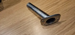 Cañero empotrado para embarcación