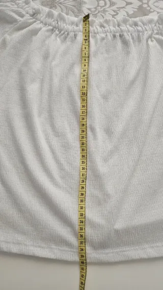 Blusa Bershka blanca bordada flores