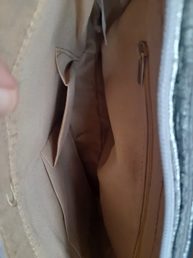 Bolso plateado tejido