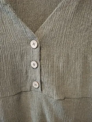 Vestido verde con botones