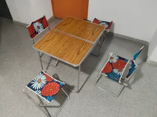 Mesa y sillas camping vintage