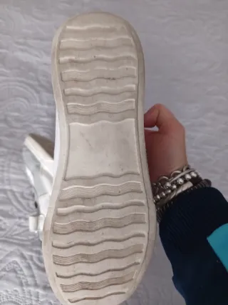 Zapatillas niño gris y blanco