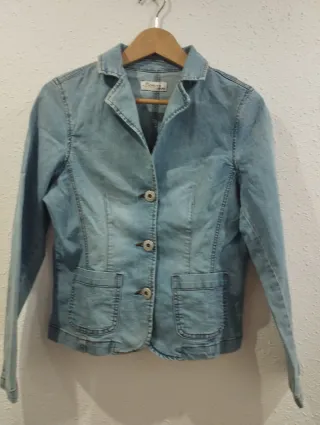 Chaqueta vaquera azul Talla 40