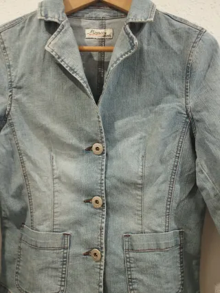 Chaqueta vaquera azul Talla 40