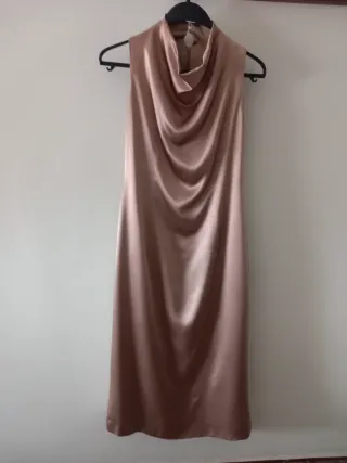 Vestido fiesta raso color  nude dorado