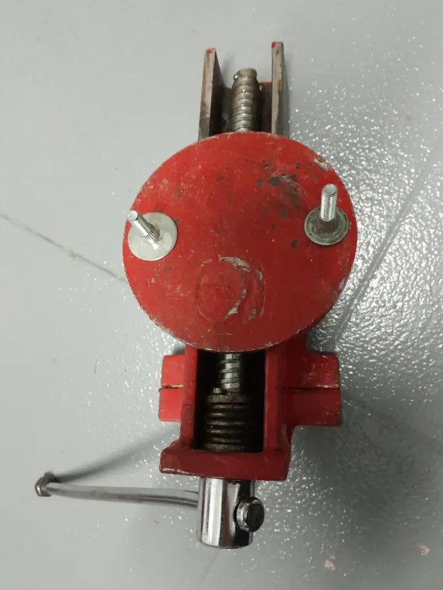 Visera para banco de taller