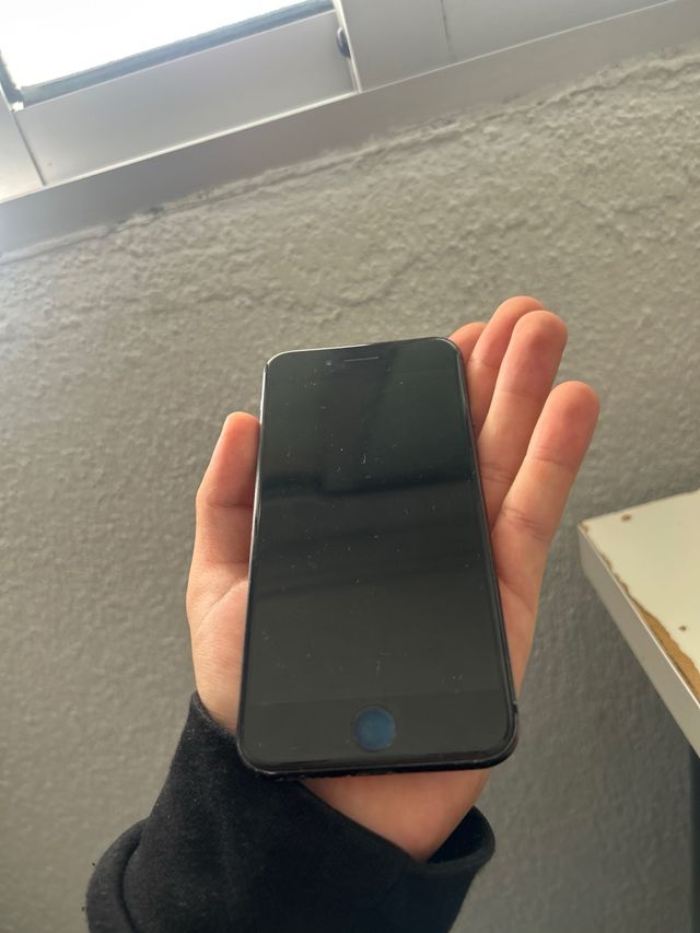 iPhone 8 Space Gray.