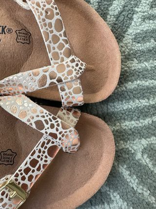 Sandalias Birkenstock Beige y Dorado