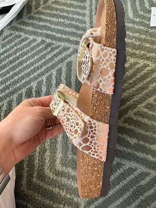 Sandalias Birkenstock Beige y Dorado