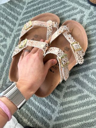 Sandalias Birkenstock Beige y Dorado