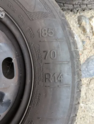Neumáticos de invierno con llantas – 185/70 R14