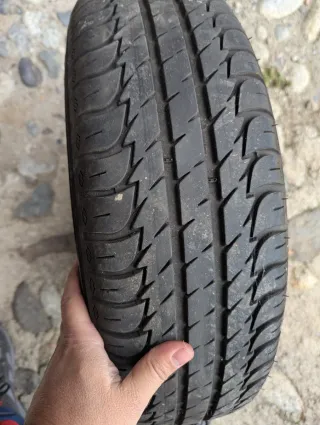 Neumáticos de invierno con llantas – 185/70 R14