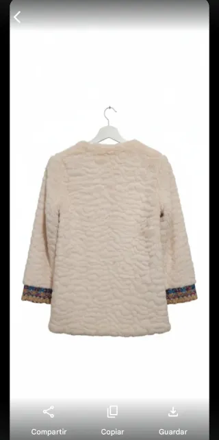 Chaqueta pelo sintético beige con bordado