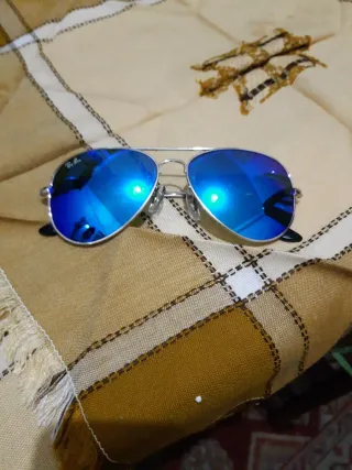 Gafas Ray-Ban Fondo Azul Marino