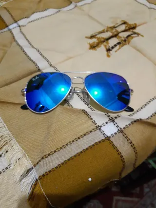 Gafas Ray-Ban Fondo Azul Marino