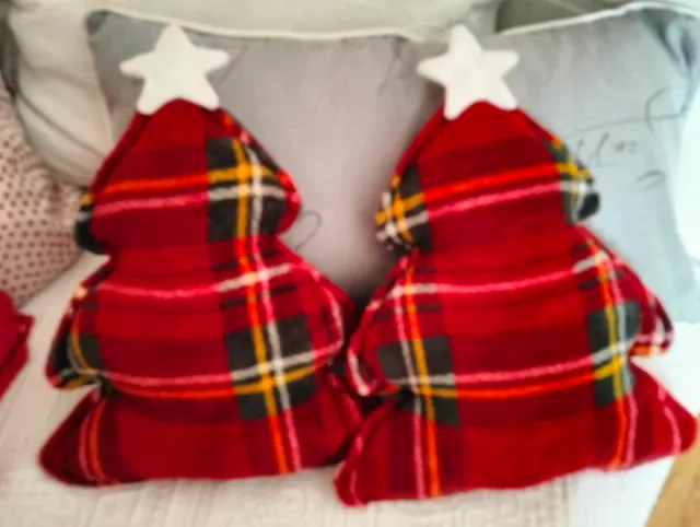 2 Cojines en forma de Árbol Navidad