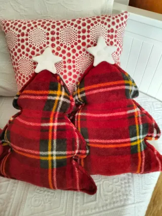 2 Cojines en forma de Árbol Navidad