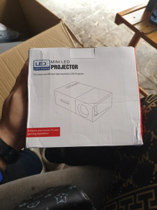 Mini proyector LED blanco