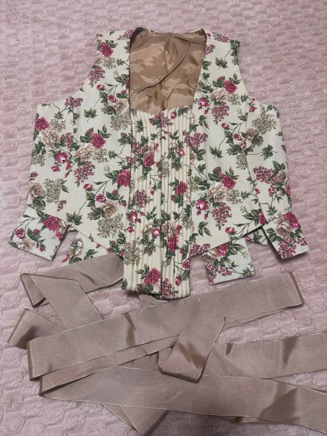 Justillo y camisa de huertana valenciana