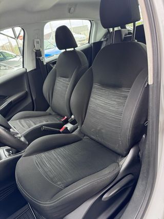 Peugeot 208 2012 1.2 vti gasolina