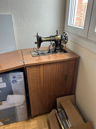 Máquina de coser Singer antigua