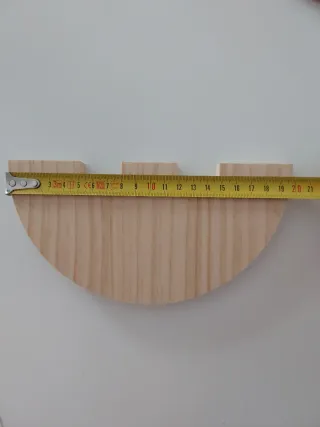 2 pezzi di scaffali da parete in legno