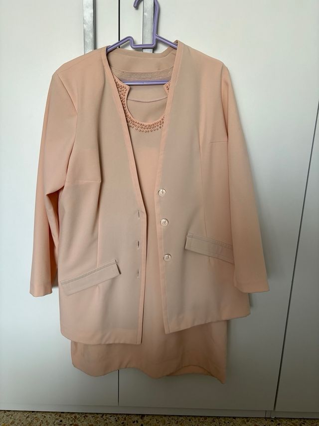 vestido y chaqueta americana