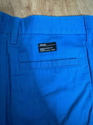 Pantalón Corto Oakley Azul Talla 38.