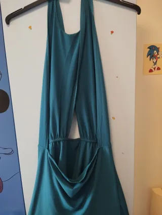 Vestido verde espalda descubierta