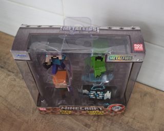 SET DE 4 FIGURAS DE MINECRAFT DE METAL - JADA