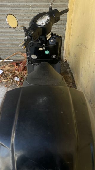 Moto Scooter Negra Kymco Like 125