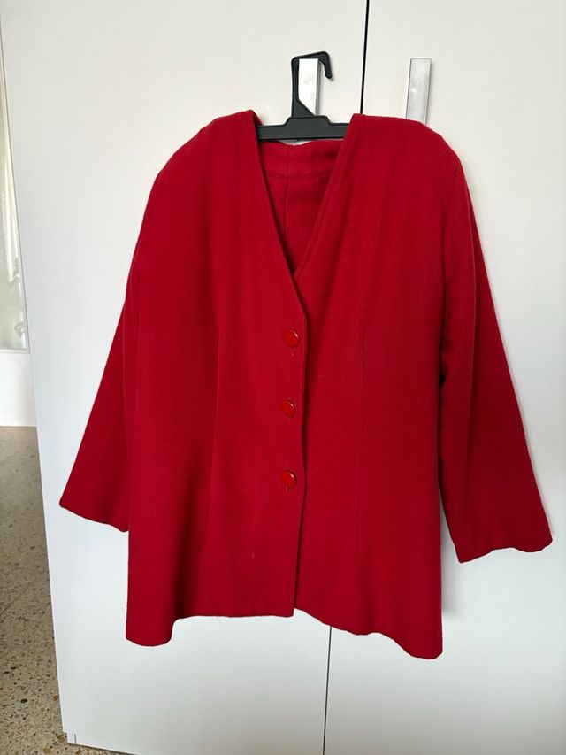 falda corta y chaqueta