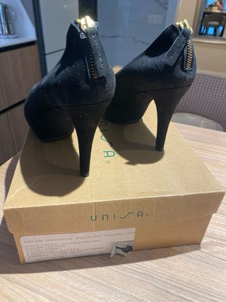 Zapatos de tacón negros peep toe