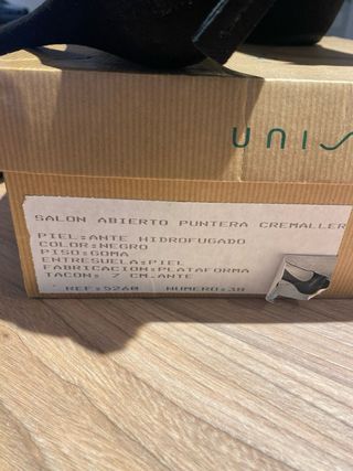 Zapatos de tacón negros peep toe