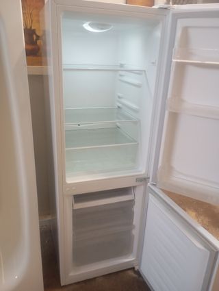 Nevera Combi Kunft Pequeña 1.43m