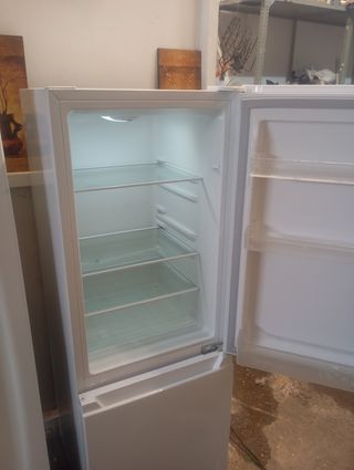 Nevera Combi Kunft Pequeña 1.43m